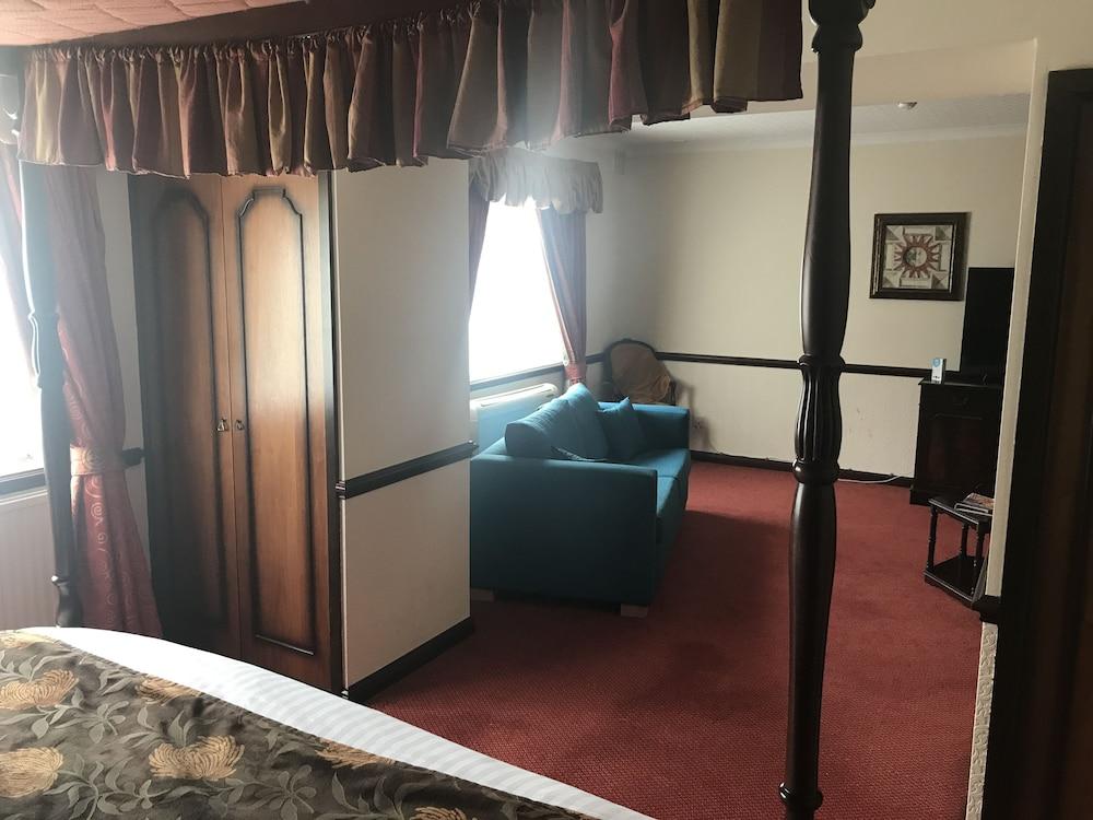 Best Western Rockingham Forest Hotel 코비 외부 사진