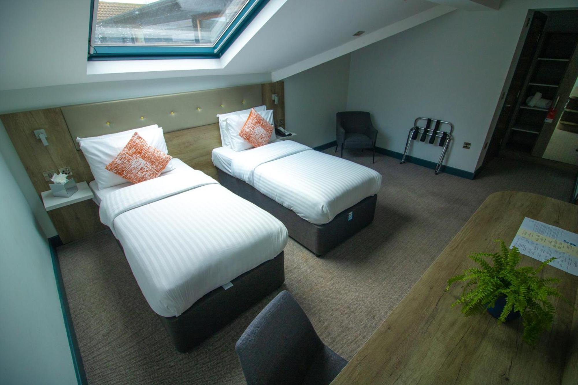 Best Western Rockingham Forest Hotel 코비 외부 사진